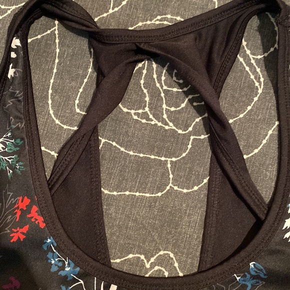 Multi colour tank - Picture 2 of 4